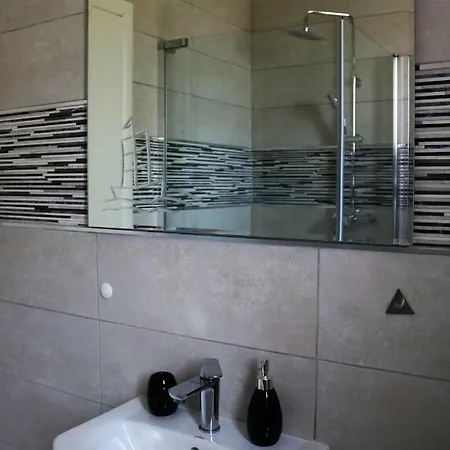 Sweet Corner Apartment *