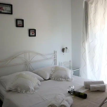 Apartment Sweet Corner
