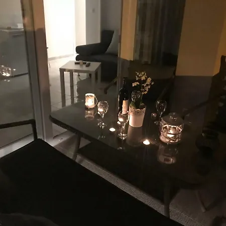 Apartment Sweet Corner *
