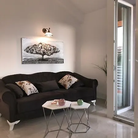 Sweet Corner Apartment *