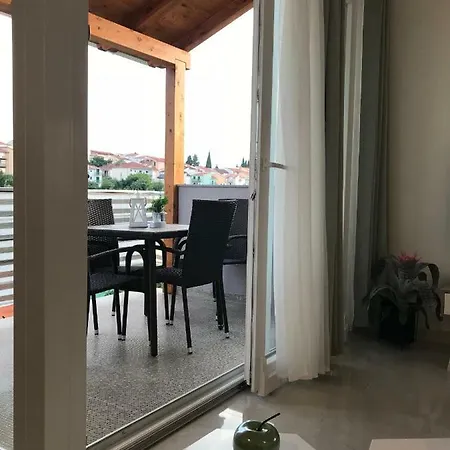 Sweet Corner Split
