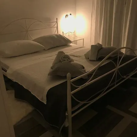 Sweet Corner Apartment Split