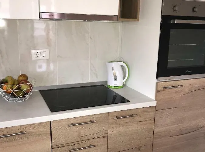 Daire Sweet Corner Split